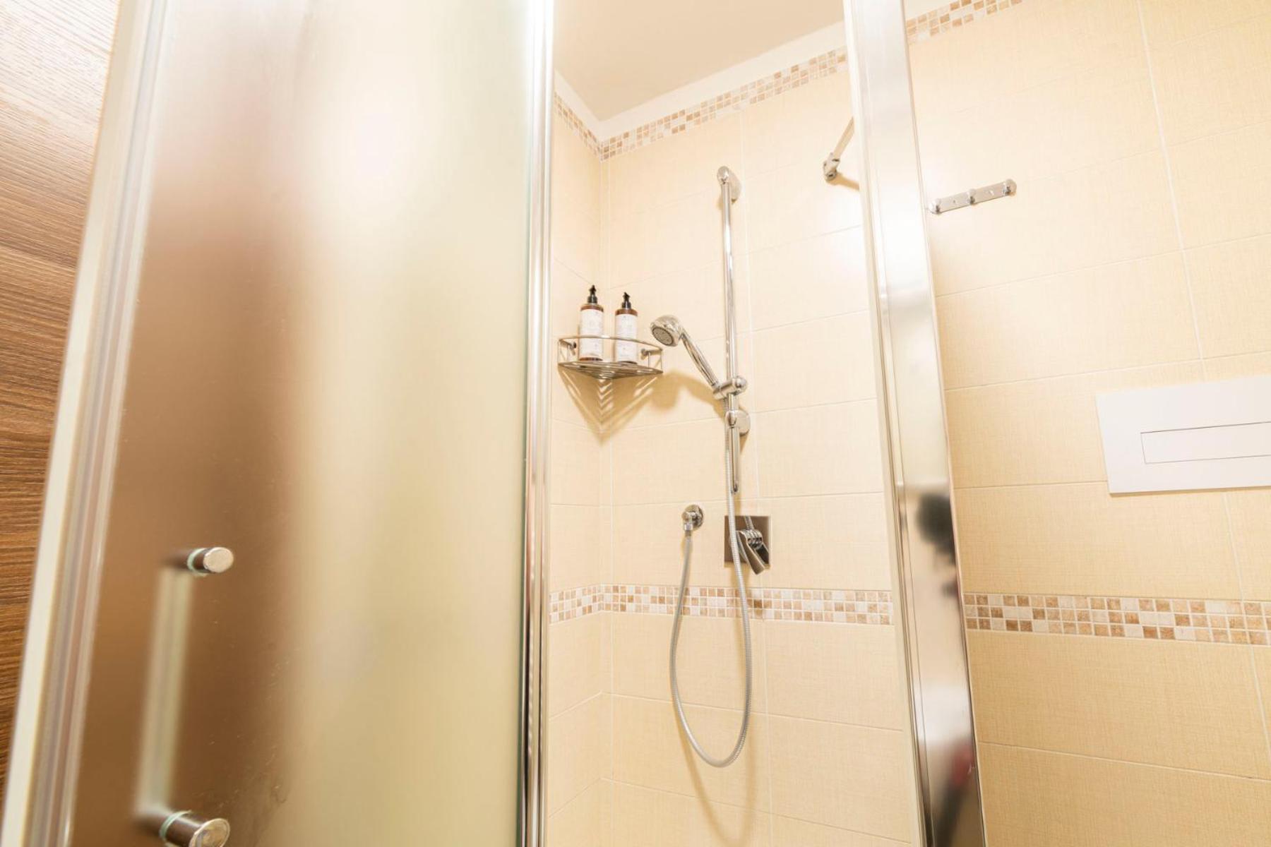 Corso 138 - Sleep & Fly - By Domusextra Bed & Breakfast Napoli Bagian luar foto