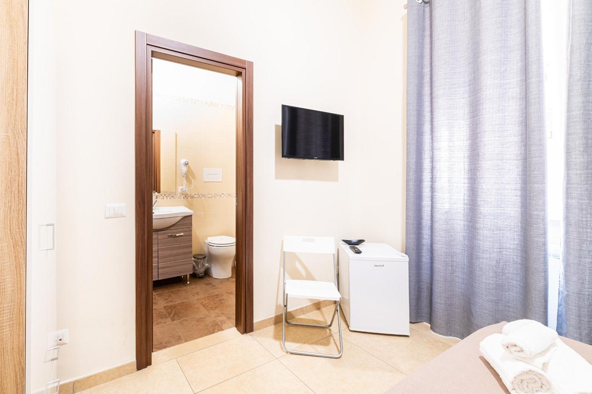 Corso 138 - Sleep & Fly - By Domusextra Bed & Breakfast Napoli Bagian luar foto