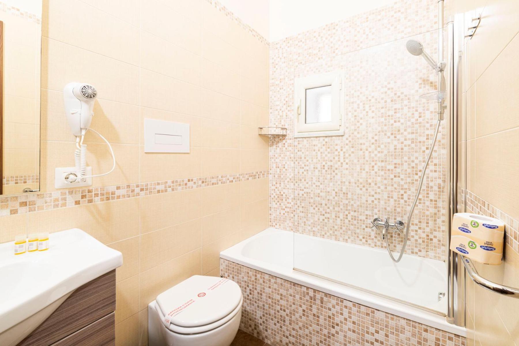 Corso 138 - Sleep & Fly - By Domusextra Bed & Breakfast Napoli Bagian luar foto