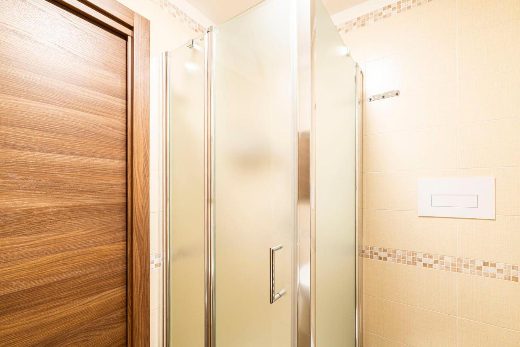 Corso 138 - Sleep & Fly - By Domusextra Bed & Breakfast Napoli Bagian luar foto